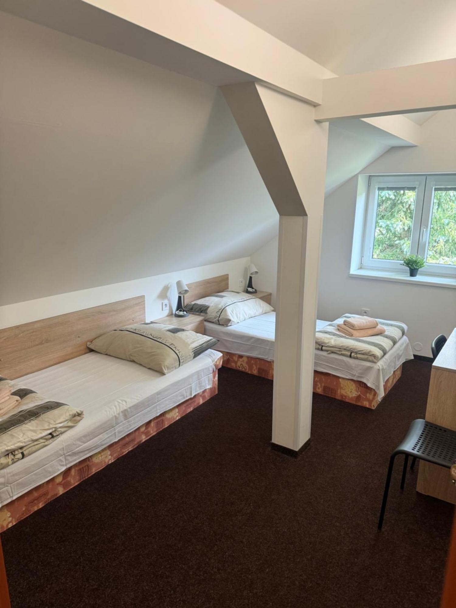 Hotel Formule Дечин Экстерьер фото