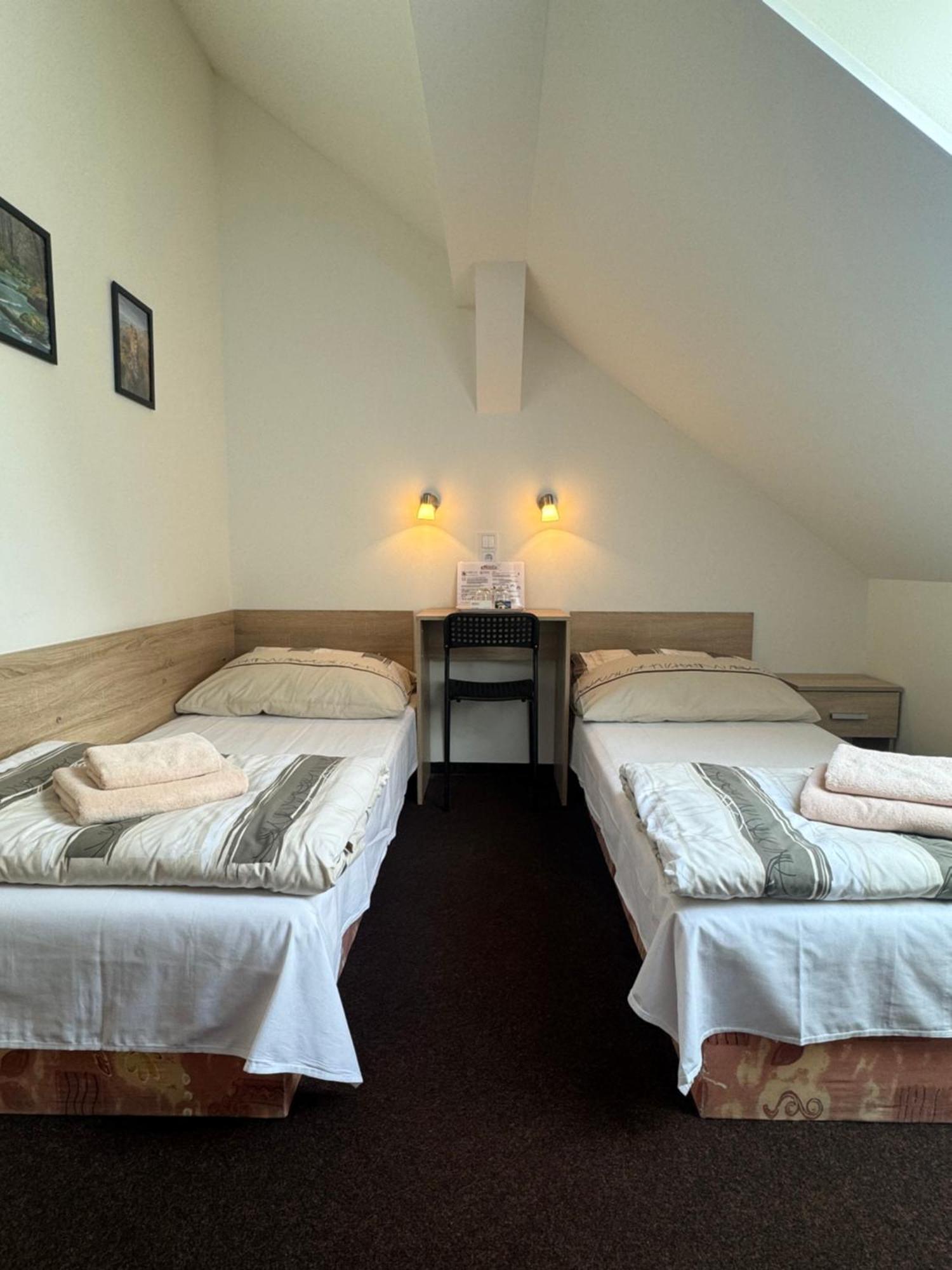 Hotel Formule Дечин Экстерьер фото