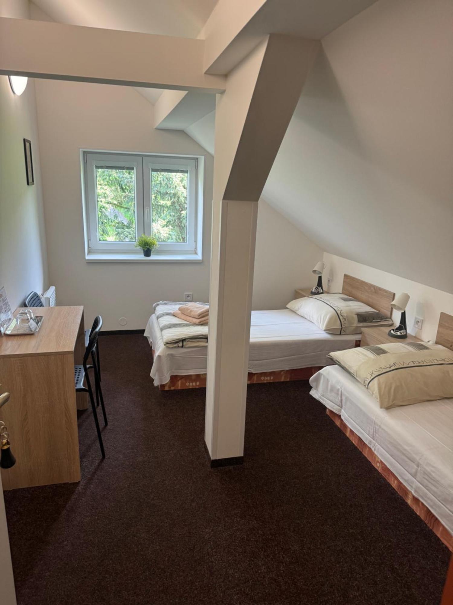 Hotel Formule Дечин Экстерьер фото