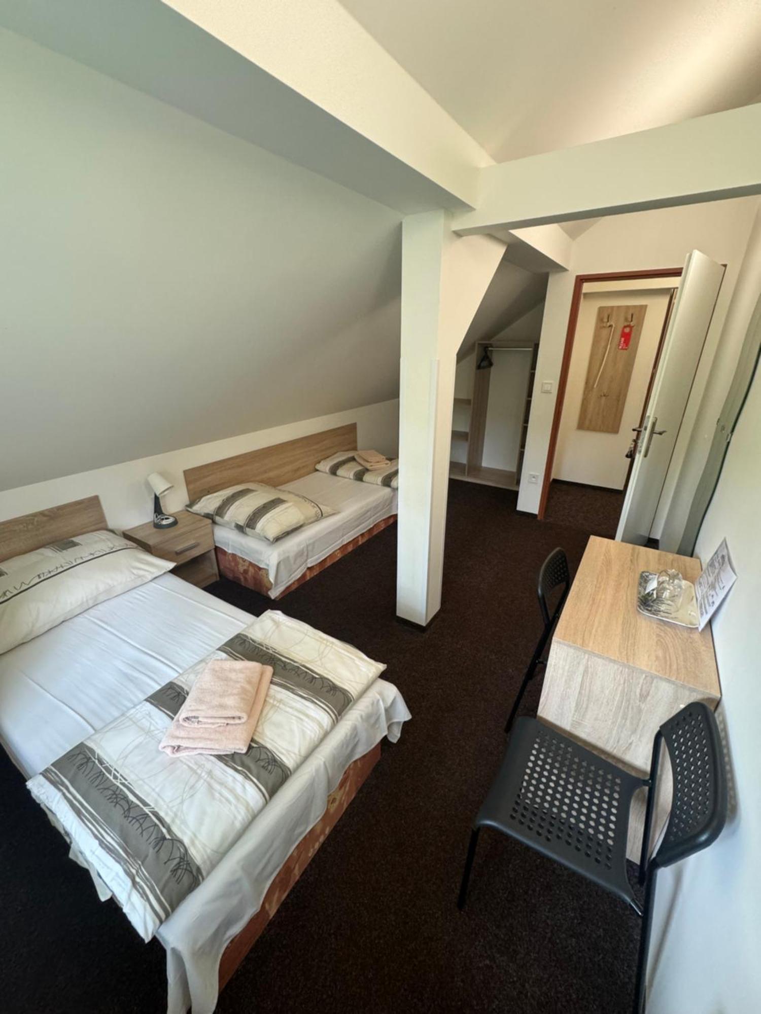 Hotel Formule Дечин Экстерьер фото