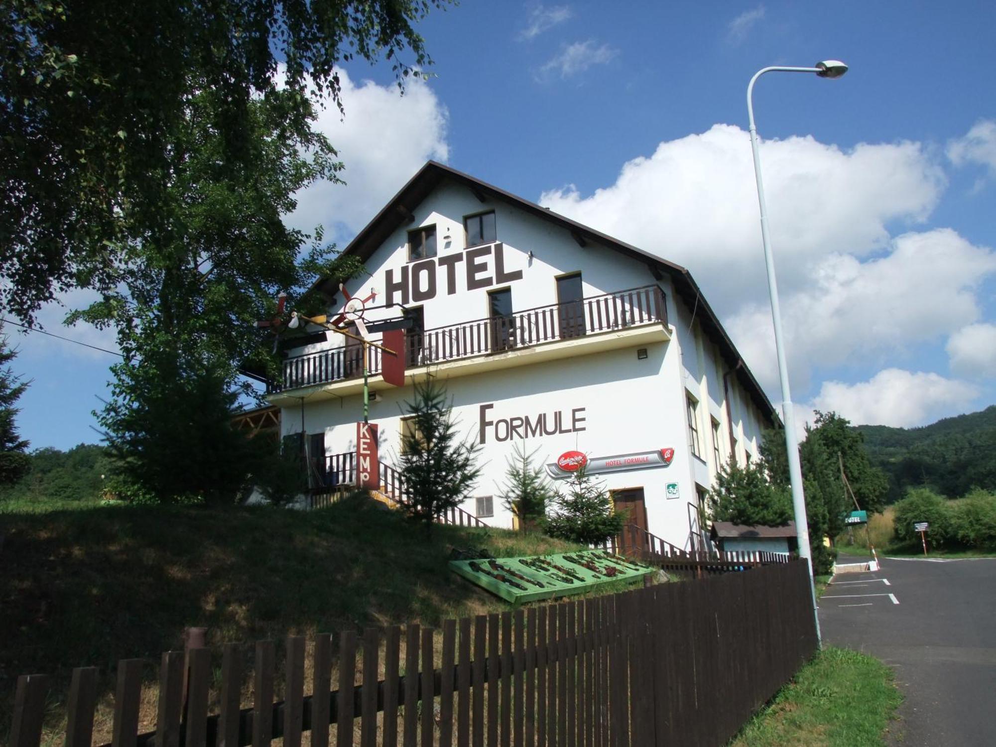 Hotel Formule Дечин Экстерьер фото