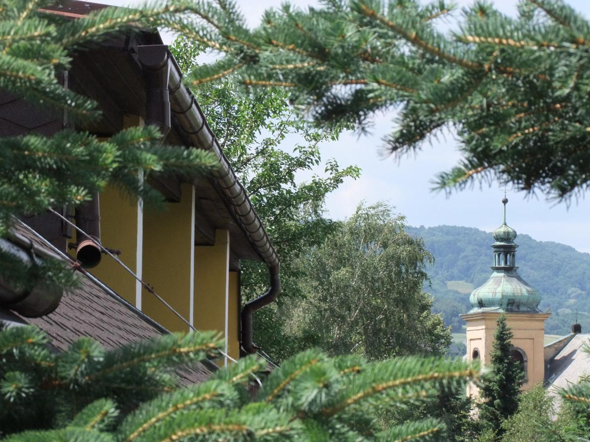 Hotel Formule Дечин Экстерьер фото