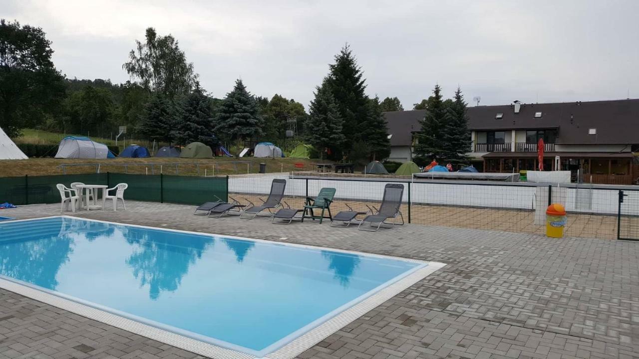Hotel Formule Дечин Экстерьер фото