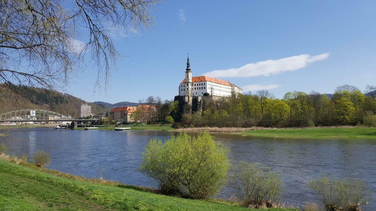Hotel Formule Дечин Экстерьер фото